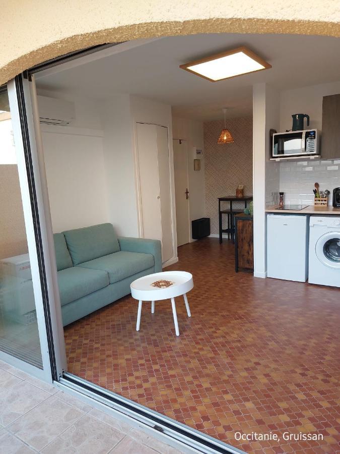 Studio Avec Acces Direct Sur Le Port De Груисан Екстериор снимка